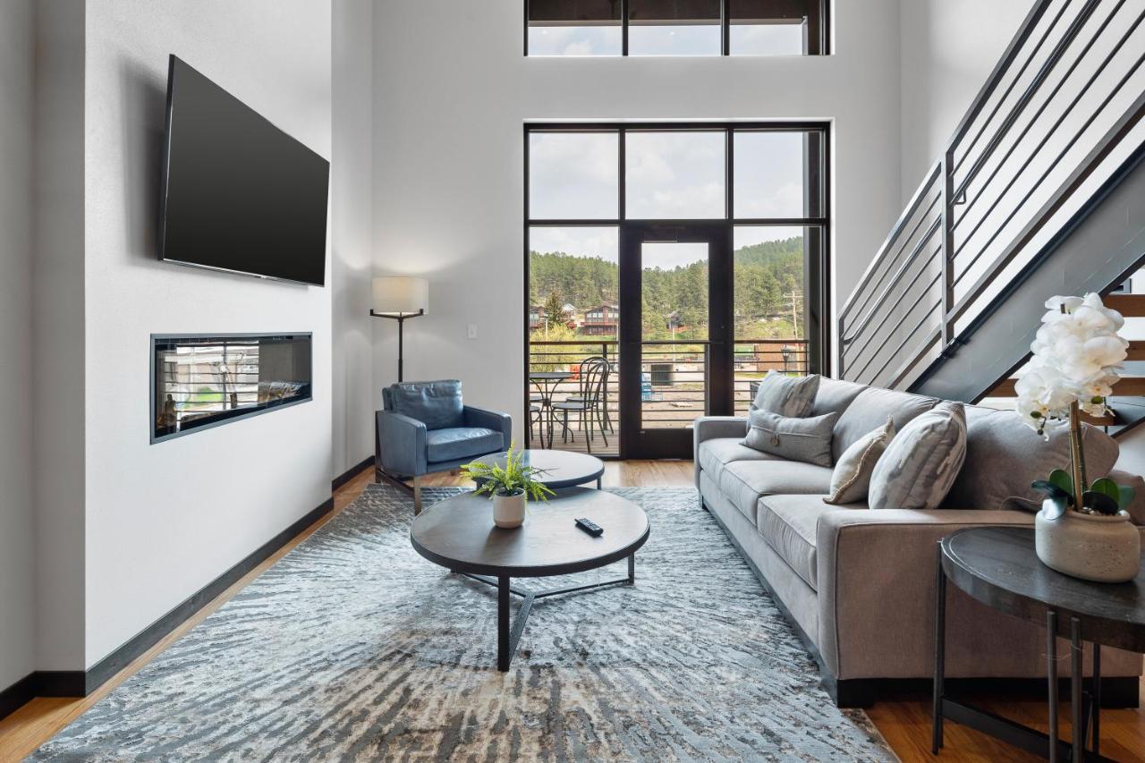 Mcgregor & Main - Luxury Lofts Apartment Hill City Exterior photo