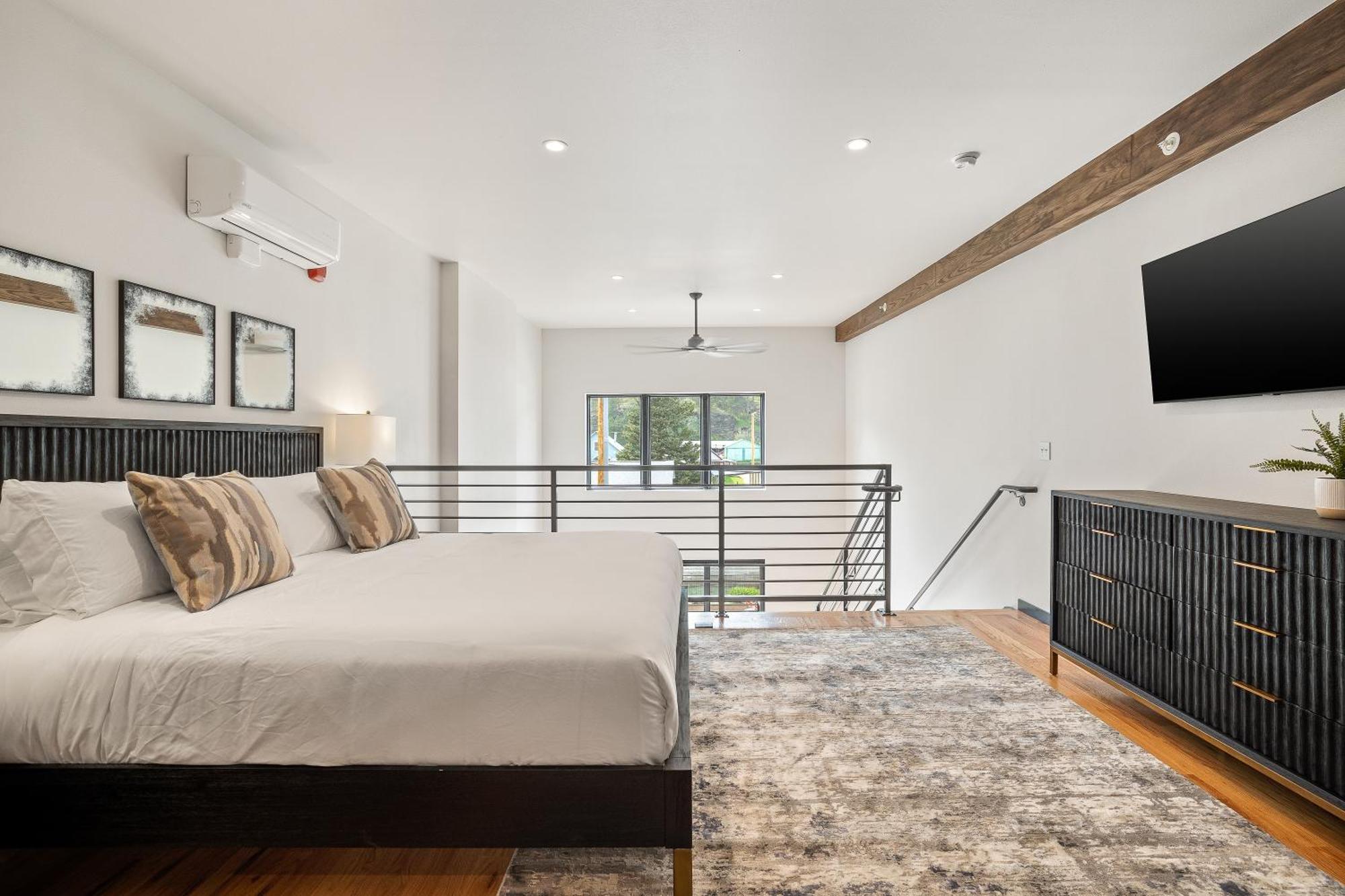 Mcgregor & Main - Luxury Lofts Apartment Hill City Exterior photo