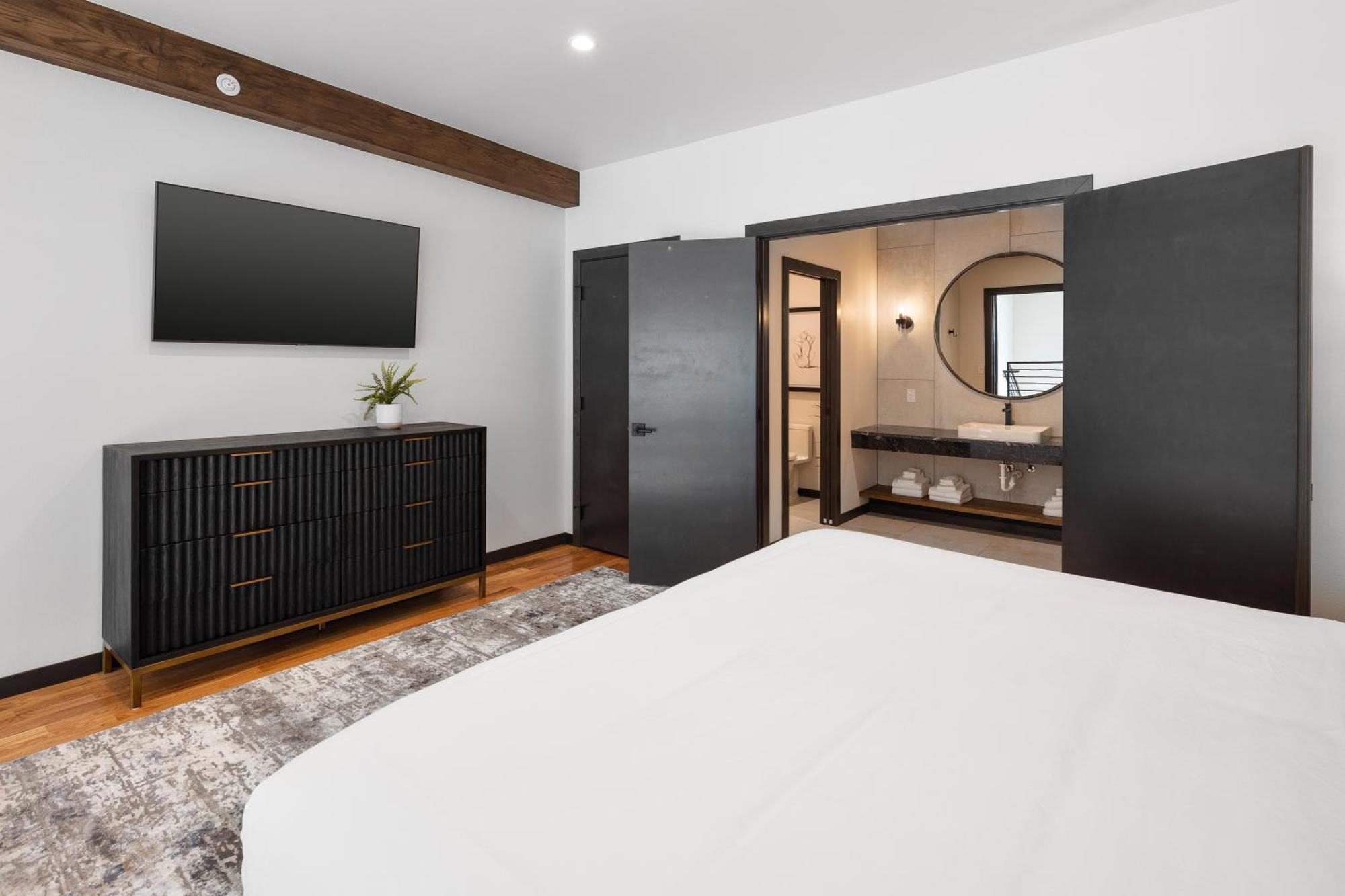 Mcgregor & Main - Luxury Lofts Apartment Hill City Exterior photo