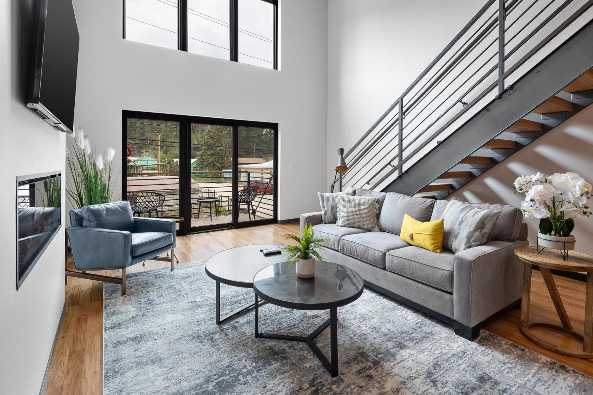 Mcgregor & Main - Luxury Lofts Apartment Hill City Exterior photo