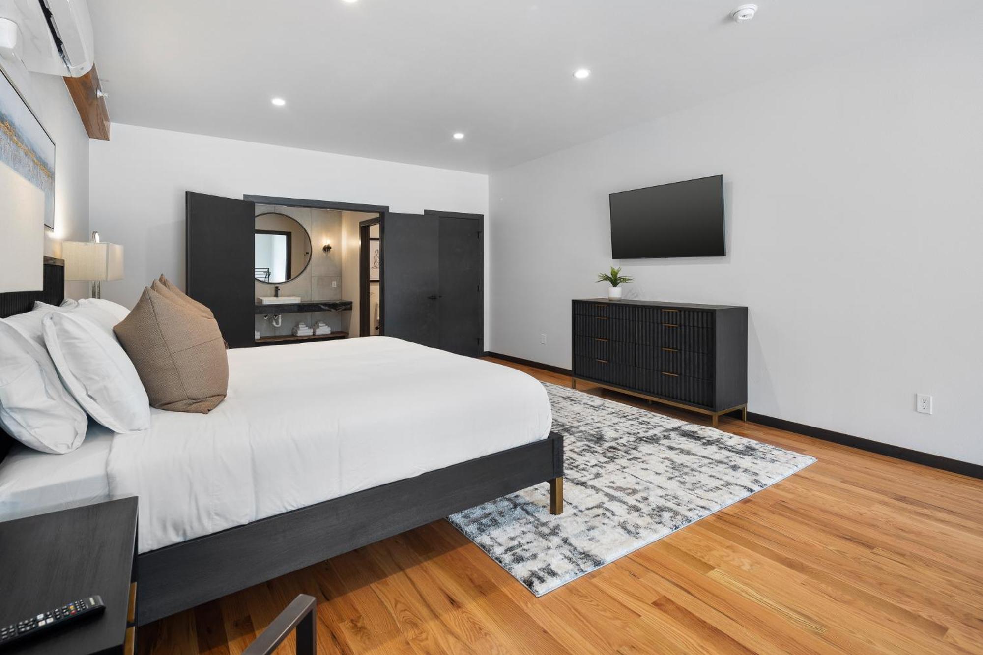 Mcgregor & Main - Luxury Lofts Apartment Hill City Exterior photo