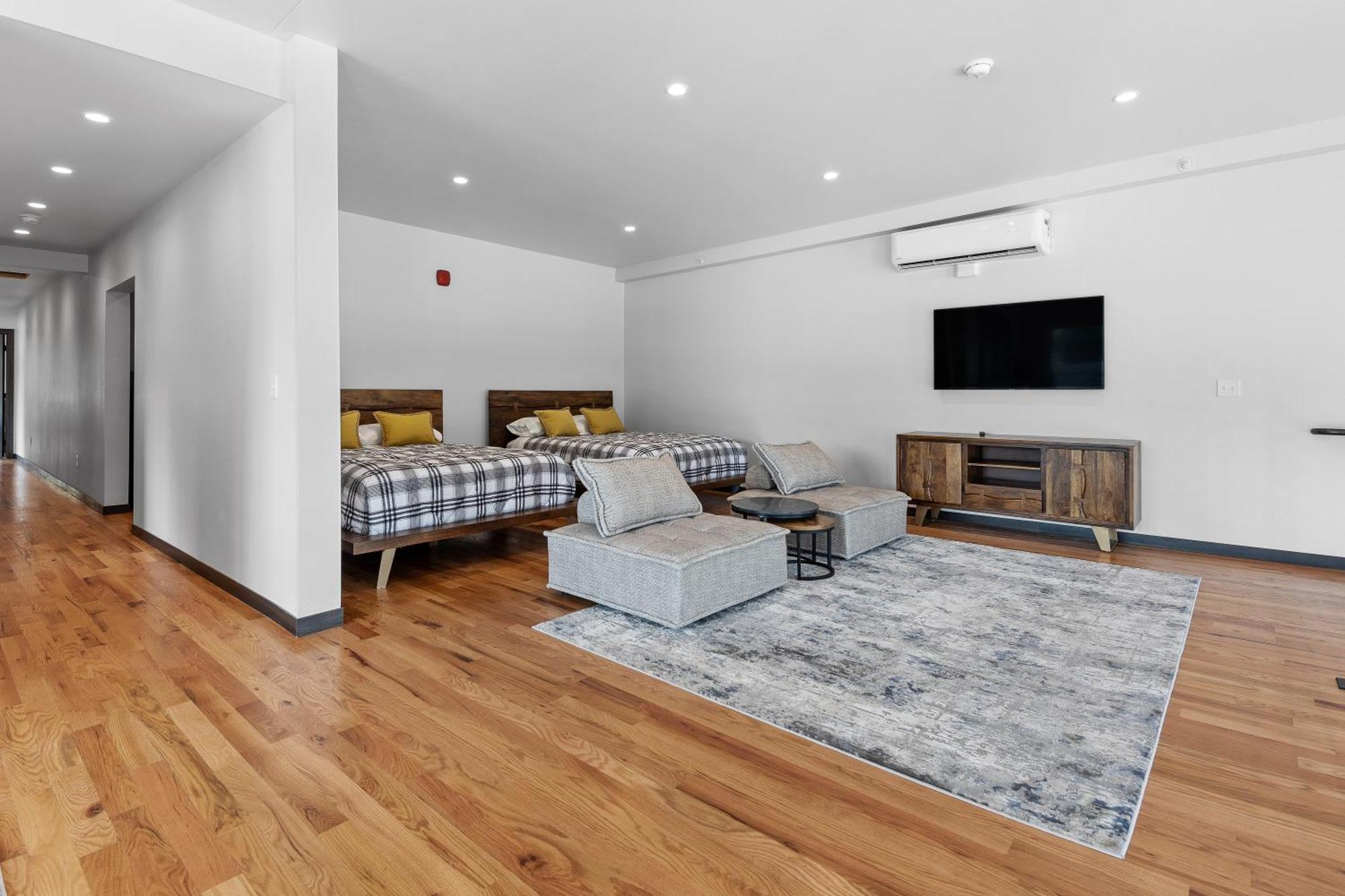 Mcgregor & Main - Luxury Lofts Apartment Hill City Exterior photo