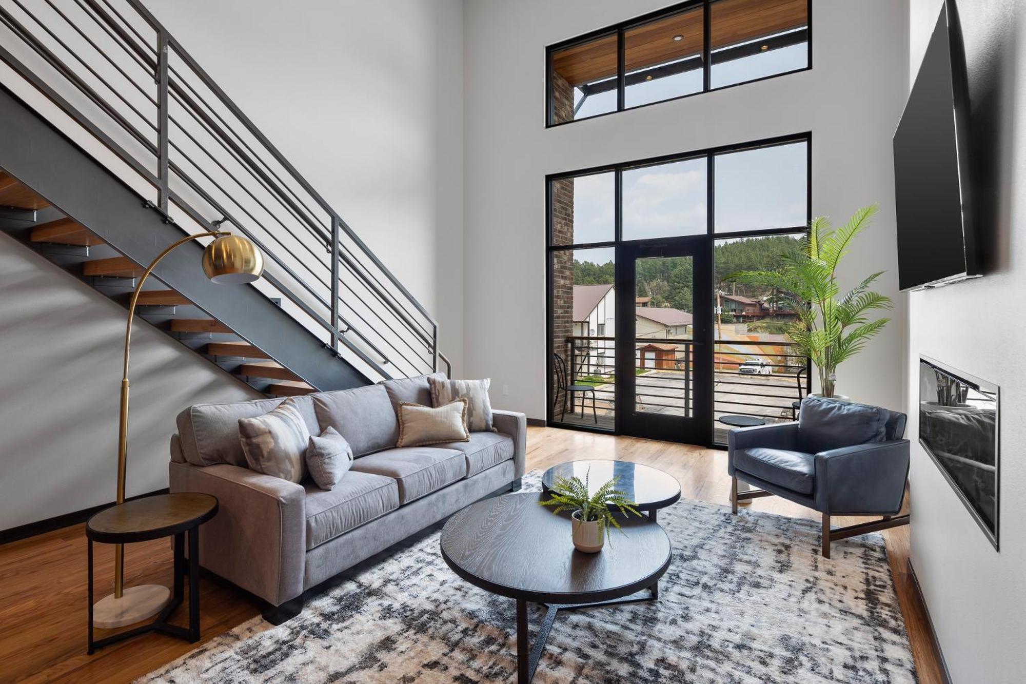 Mcgregor & Main - Luxury Lofts Apartment Hill City Exterior photo