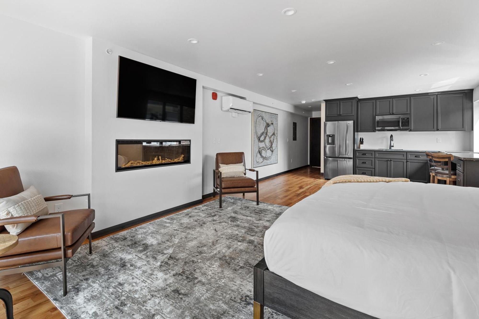 Mcgregor & Main - Luxury Lofts Apartment Hill City Exterior photo